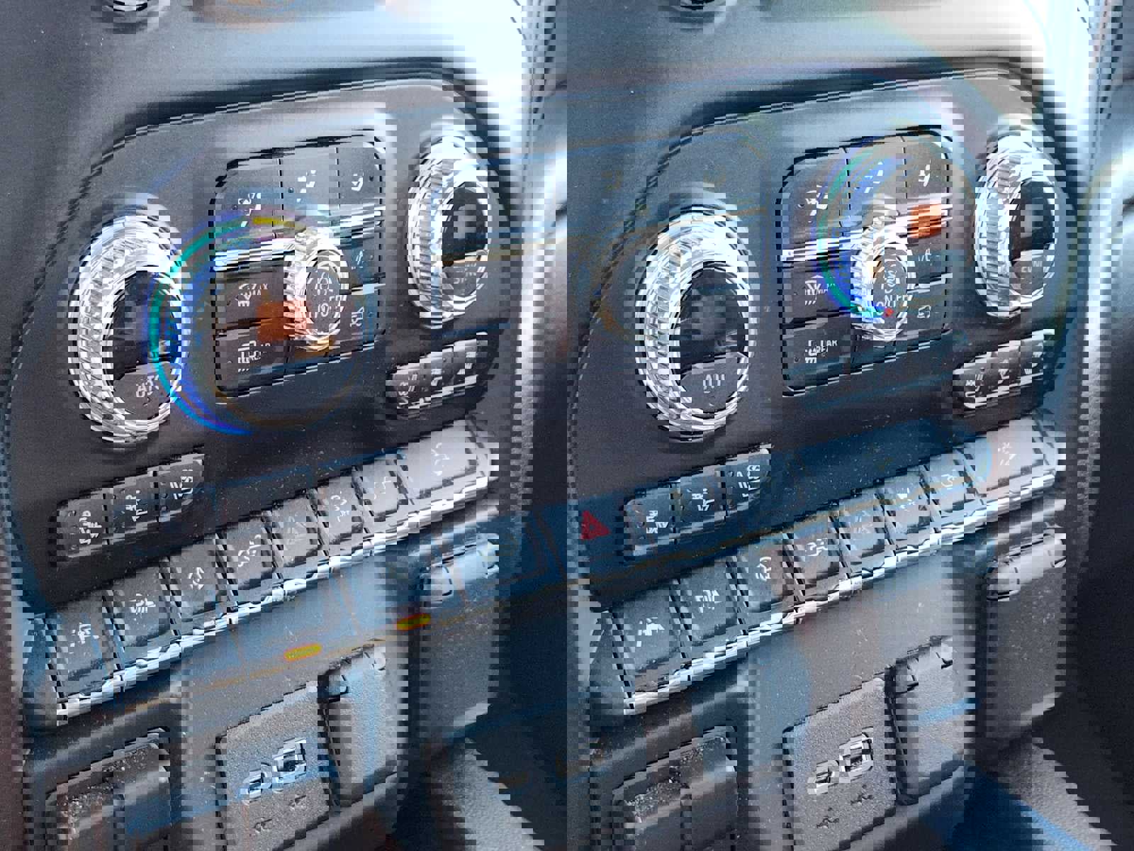 Used 2020 GMC Sierra 1500 AT4 w/ AT4 Premium Package image 23