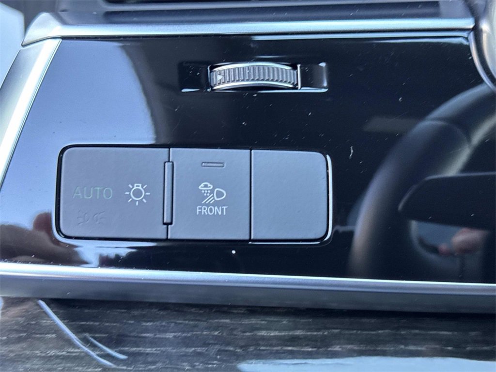 Used 2019 Audi Q8 Premium Plus w/ Premium Plus image 29