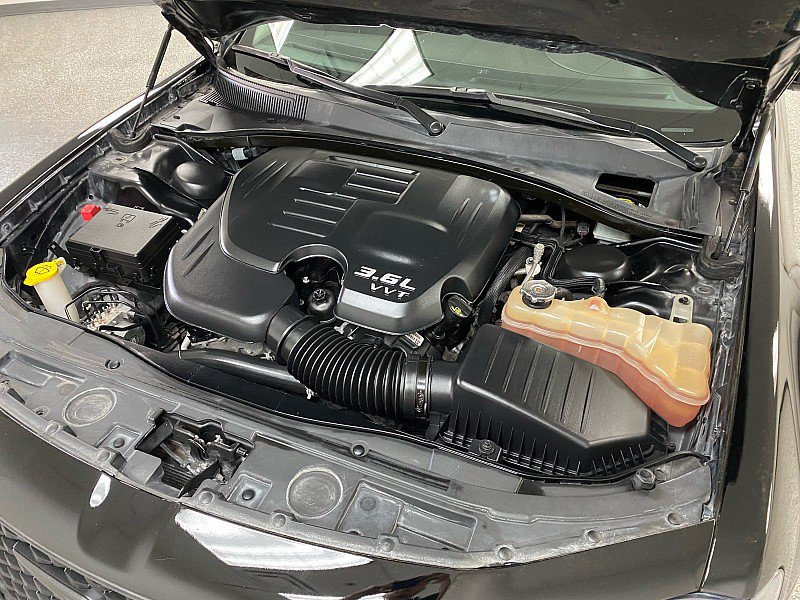 Used 2022 Chrysler 300 Touring w/ Sport Appearance Package image 16