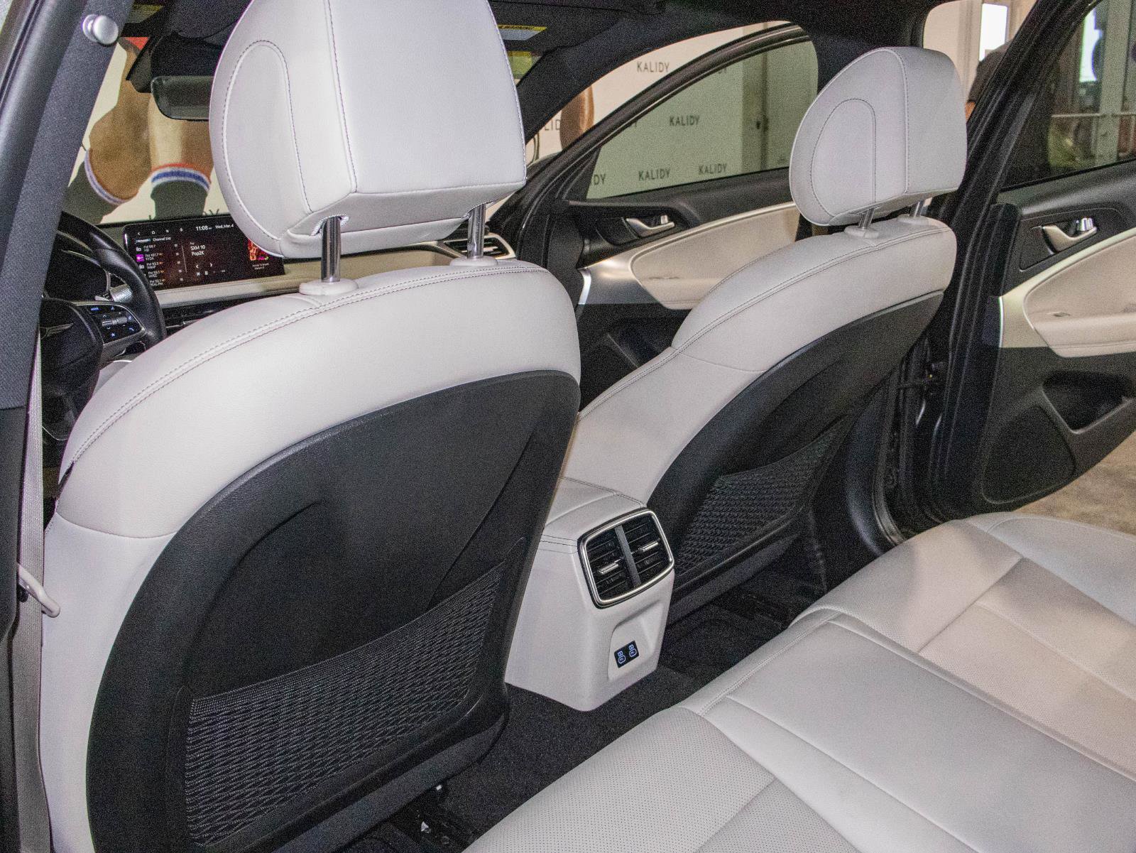 Used 2024 Genesis G70 2.5T image 10