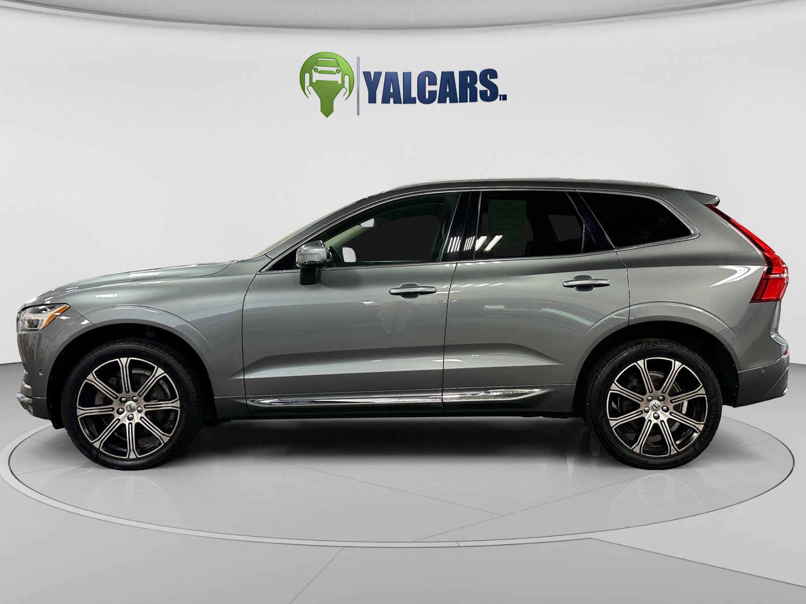 Used 2018 Volvo XC60 T6 Inscription w/ Luxury Seat Package AWD/4WD image 2
