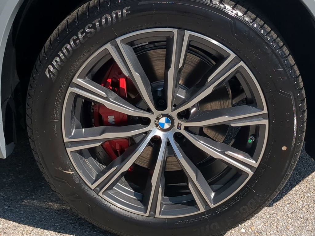 New 2026 BMW X5 xDrive40i w/ M Sport Package image 11