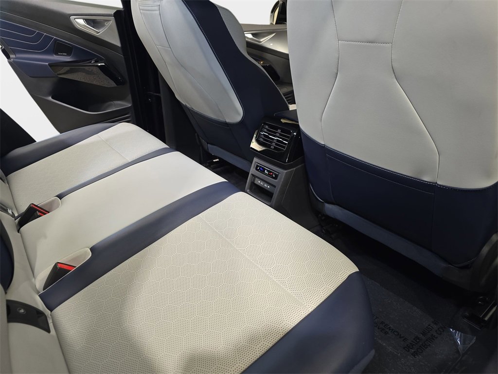 Used 2025 Volkswagen ID.4 Pro S Plus image 13