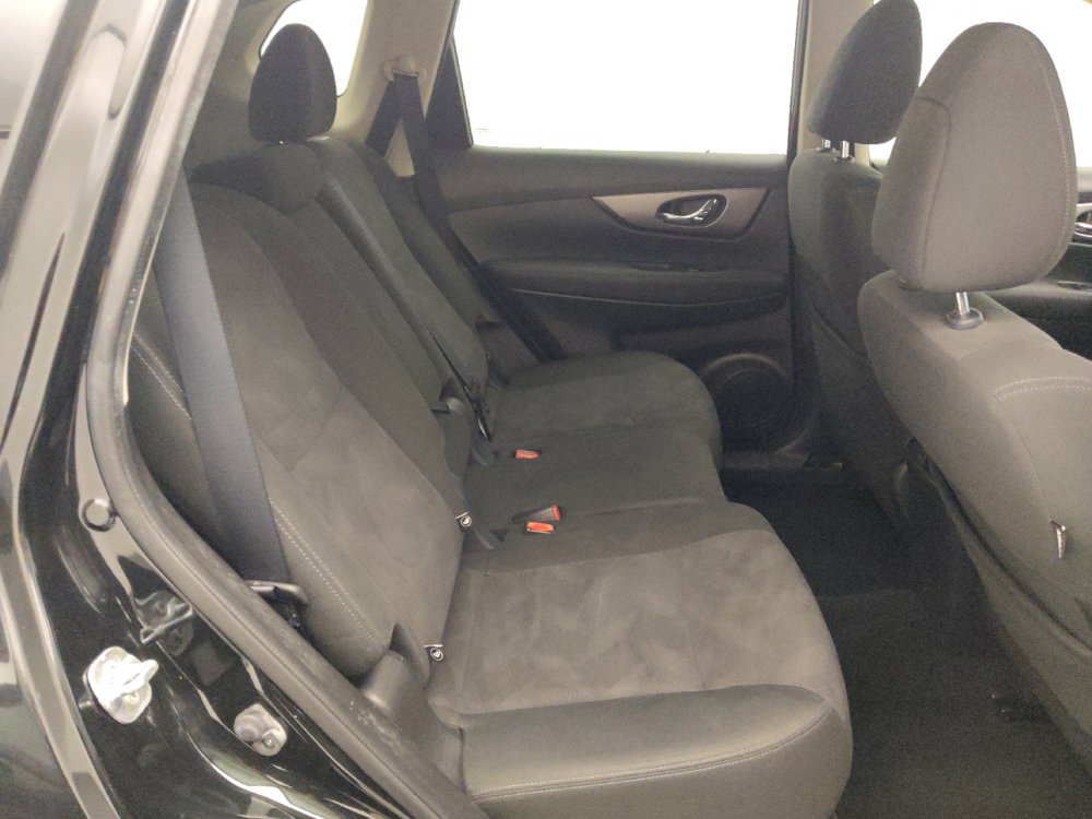 Used 2016 Nissan Rogue S FWD image 19