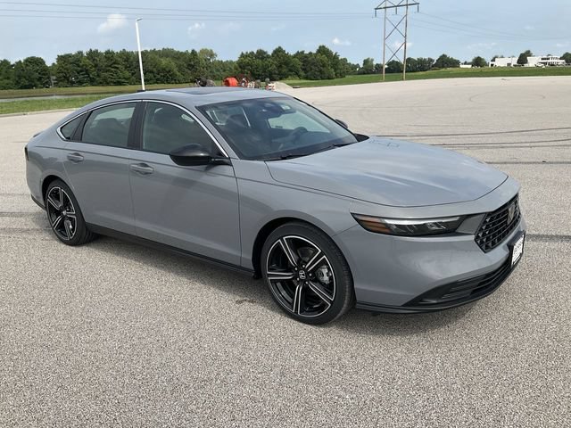Used 2024 Honda Accord Sport image 11