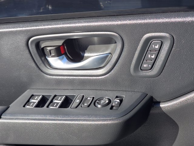 Used 2025 Honda Pilot EX-L image 16