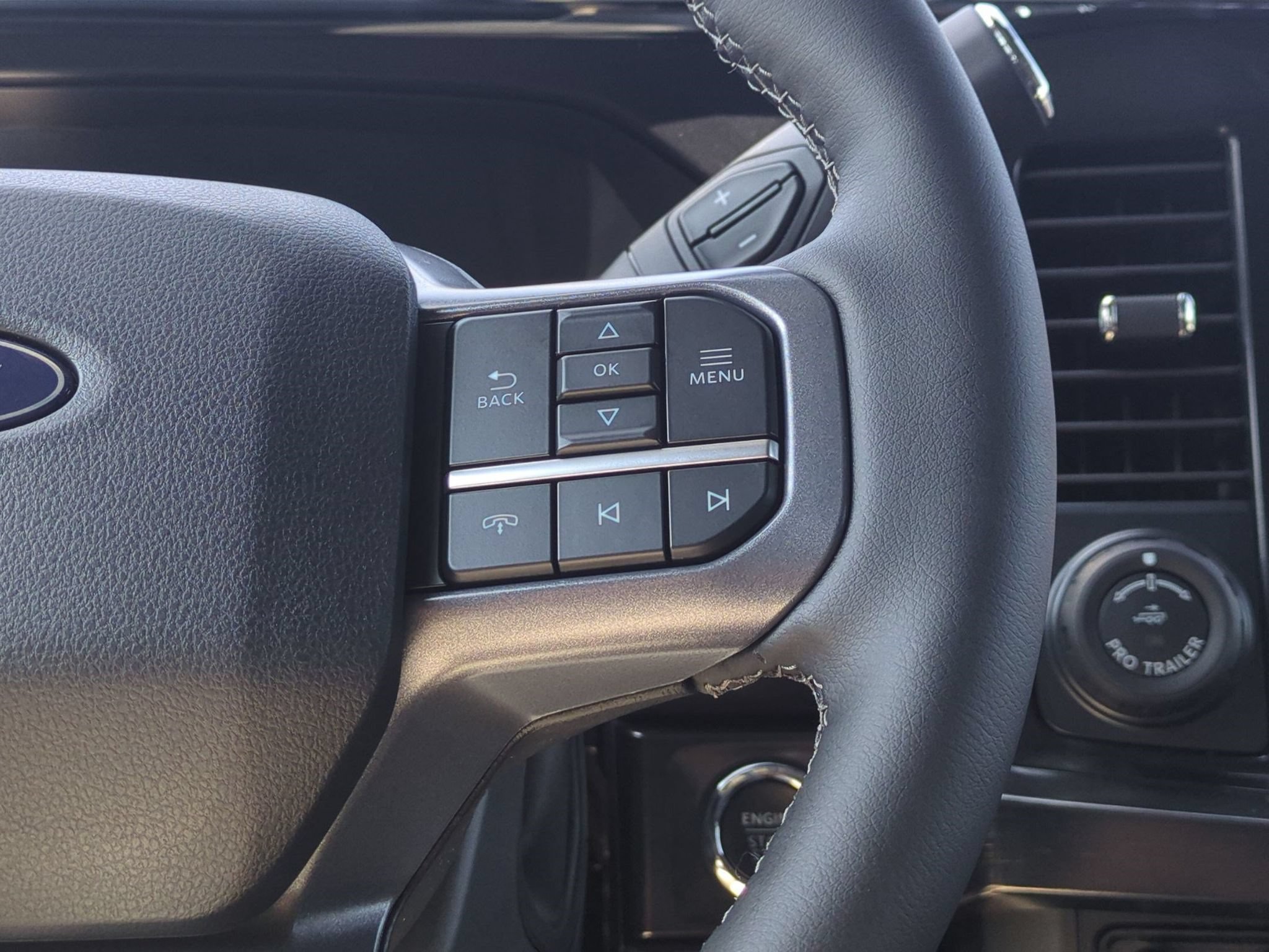 New 2027 Ford F250 Lariat w/ Black Appearance Package AWD/4WD image 17