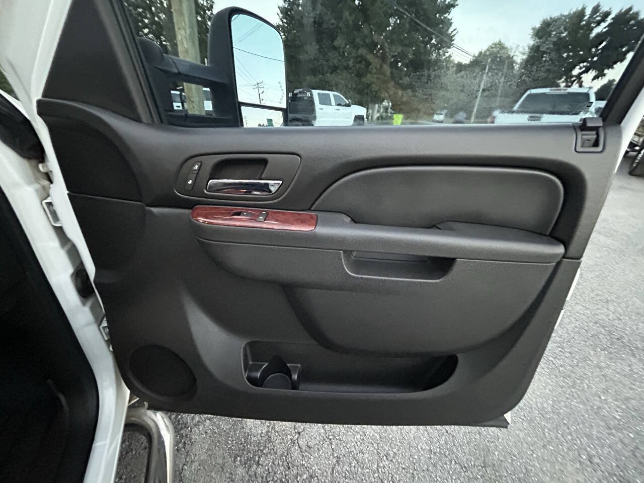 Used 2010 GMC Sierra 3500 SLT w/ SLT Convenience Package AWD/4WD image 23