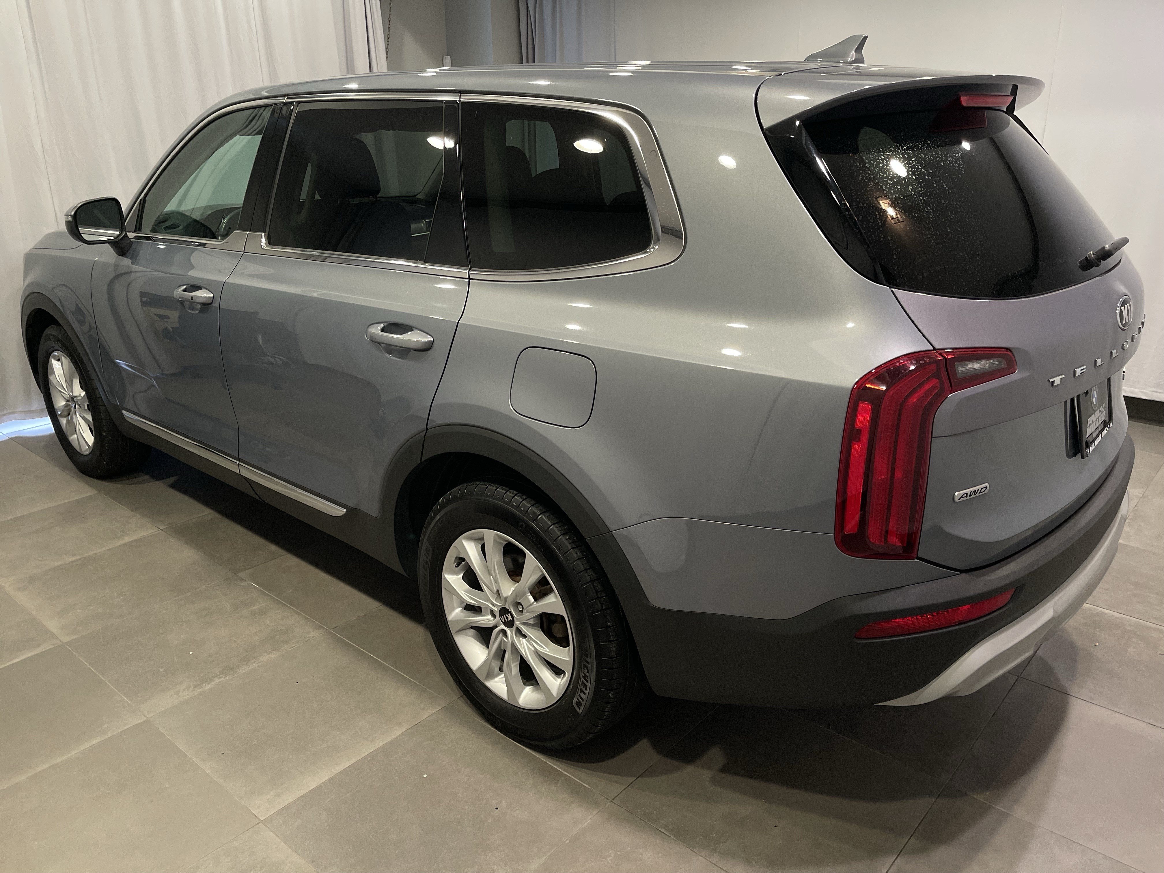Used 2020 Kia Telluride LX AWD/4WD image 4