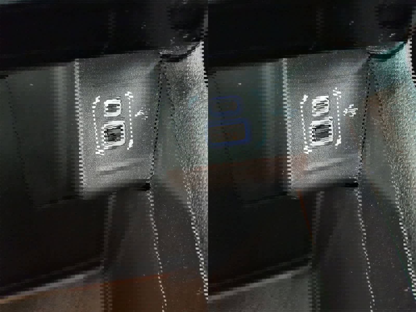 Used 2025 Jeep Compass Latitude image 31