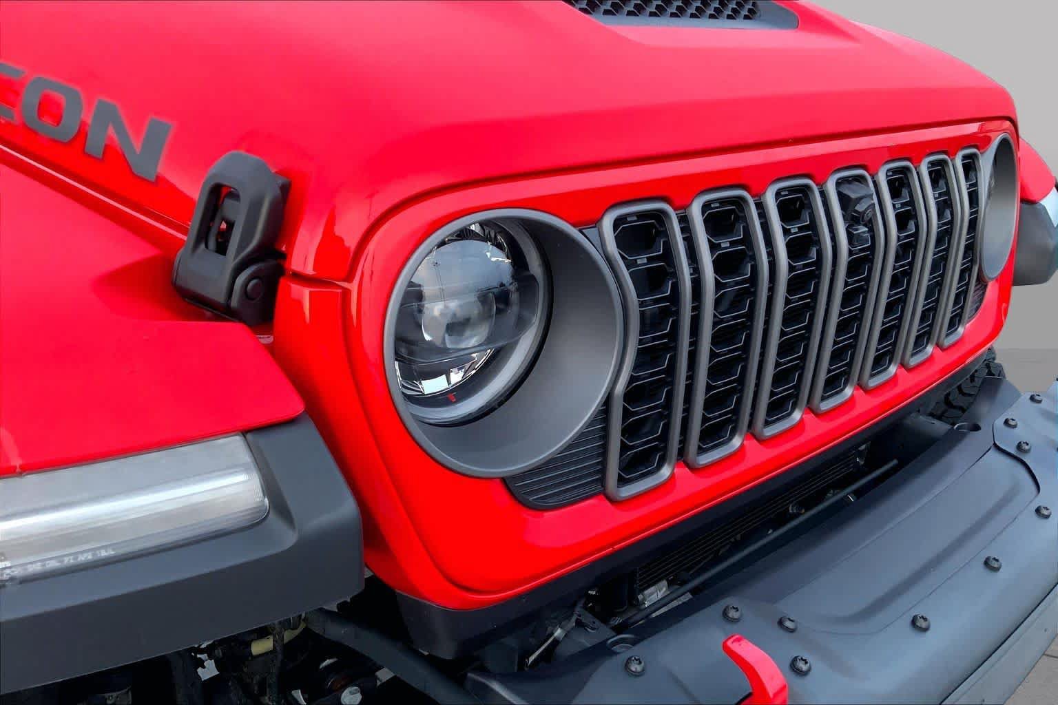 Used 2026 Jeep Wrangler Unlimited Rubicon AWD/4WD image 25
