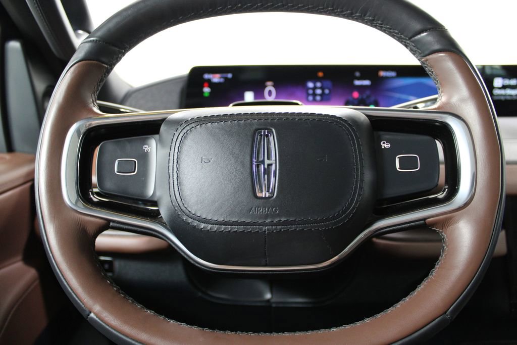 Used 2025 Lincoln Navigator Reserve image 51