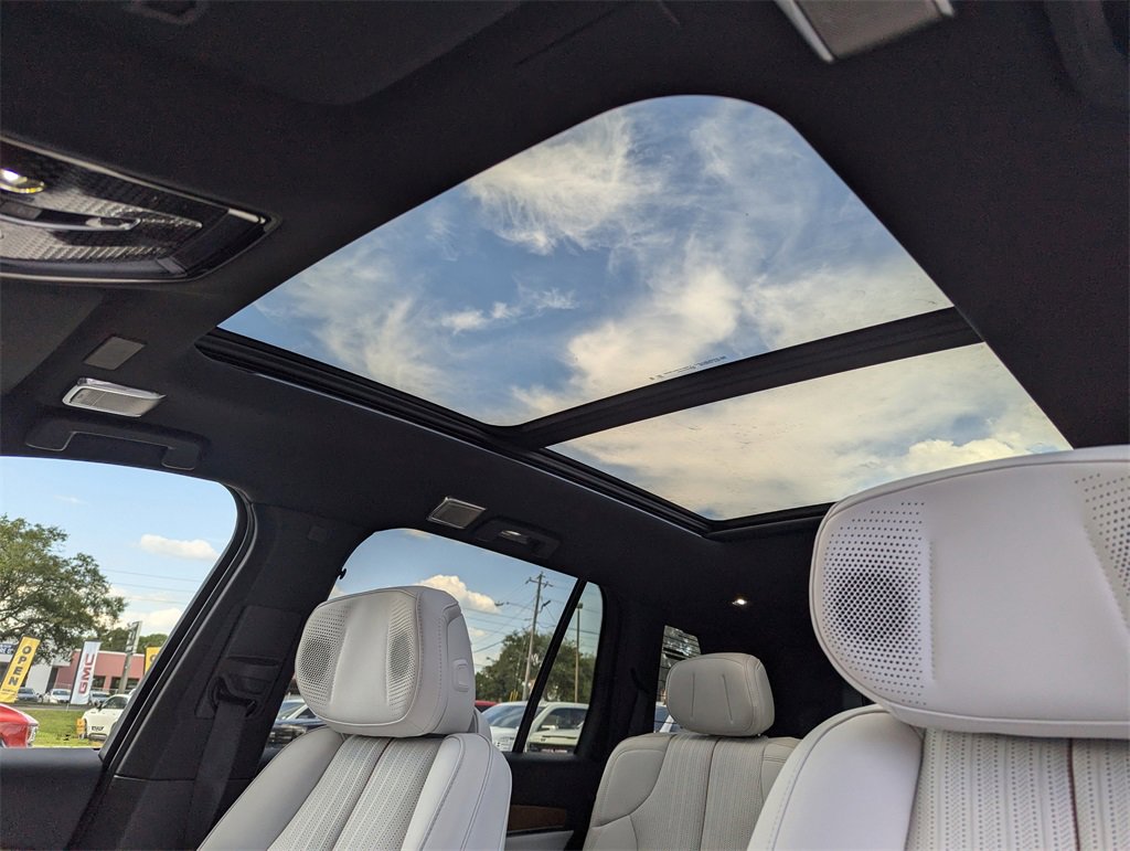 New 2026 Cadillac Vistiq Sport image 29