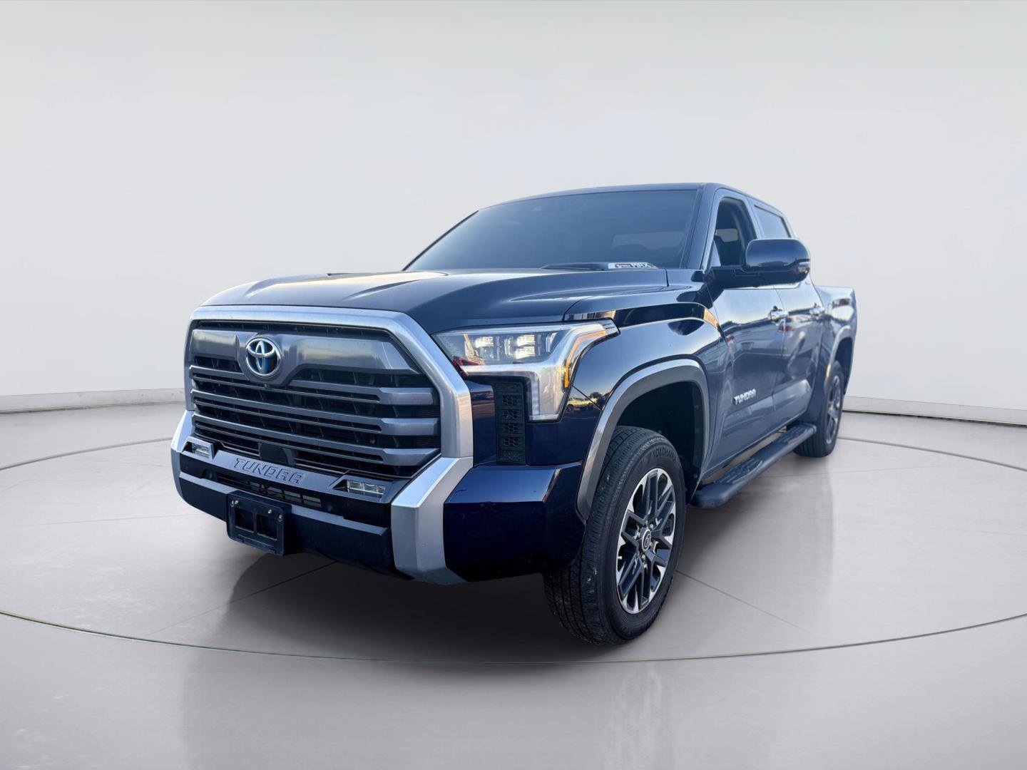 Used 2023 Toyota Tundra Limited AWD/4WD image 9
