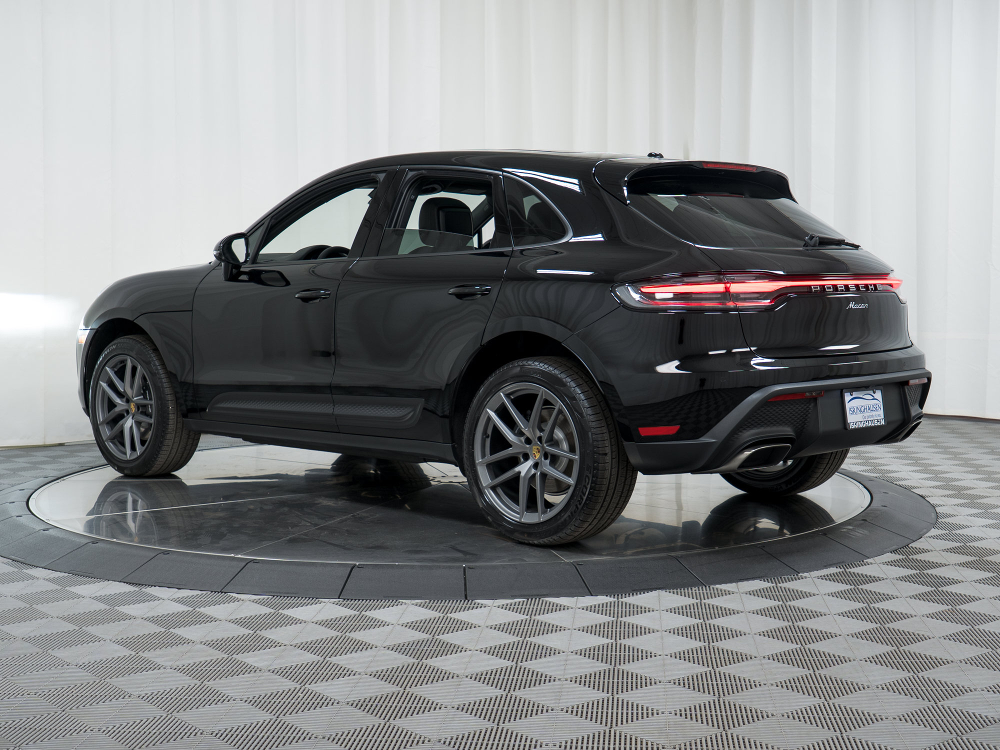 Used 2026 Porsche Macan AWD/4WD image 33