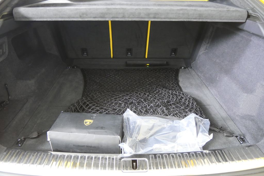 Used 2022 Lamborghini Urus AWD/4WD image 20