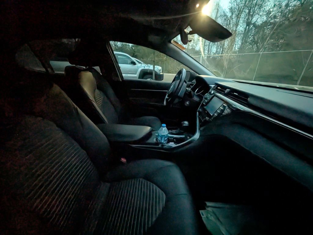 Certified 2020 Toyota Camry SE image 10