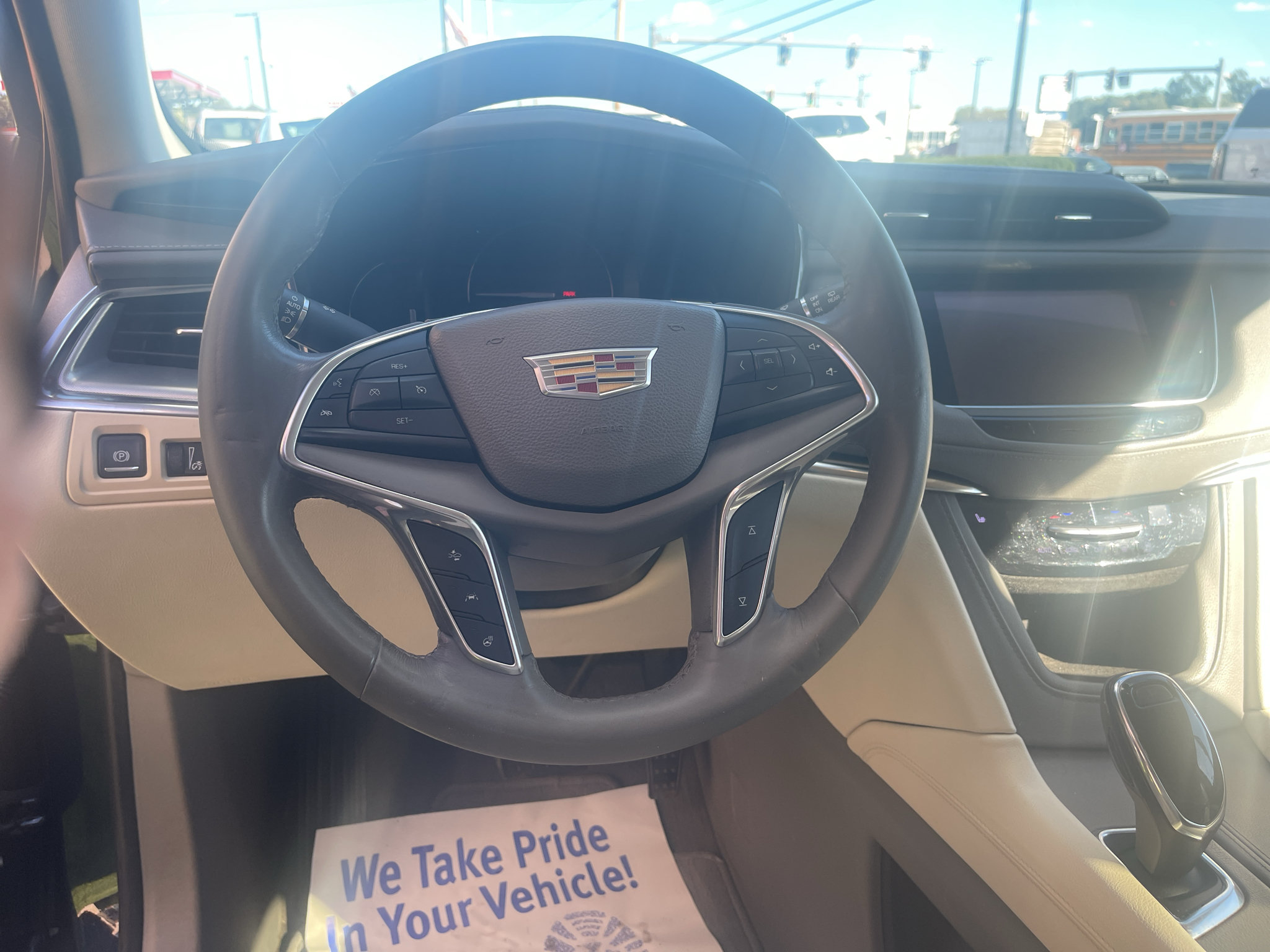 Used 2017 Cadillac XT5 Luxury w/ Driver Awareness Package AWD/4WD image 15