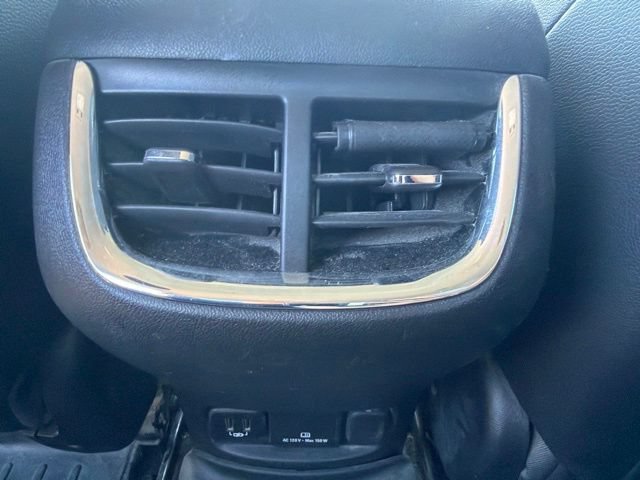 Used 2018 Chevrolet Malibu LT w/ Leather Package FWD image 16