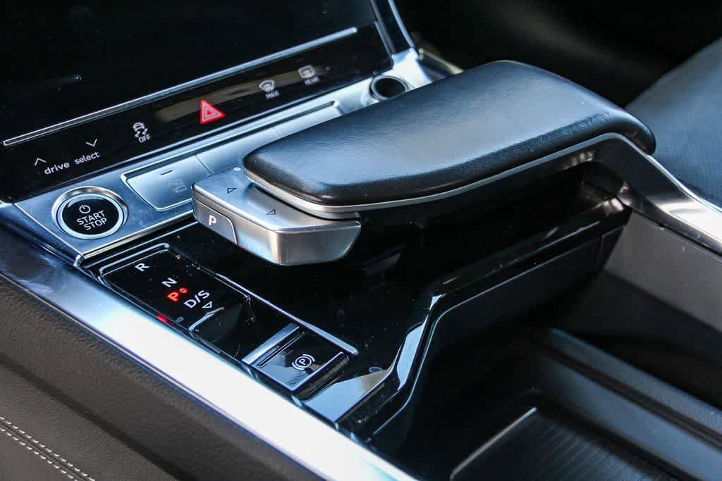Used 2023 Audi e-tron Premium Plus w/ Premium Plus Package image 17