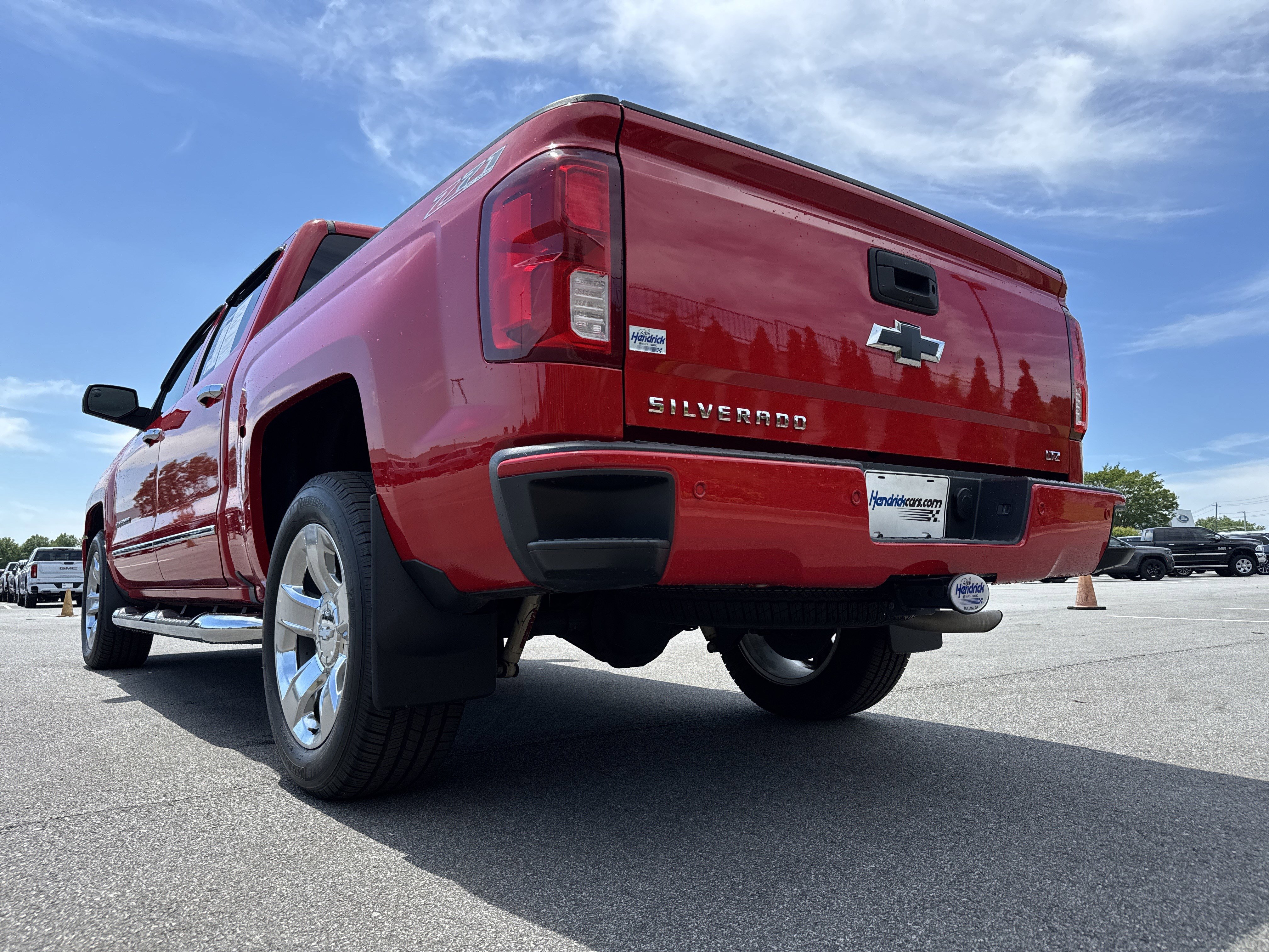 Used 2017 Chevrolet Silverado 1500 LTZ Z71 w/ LTZ Plus Package AWD/4WD image 8