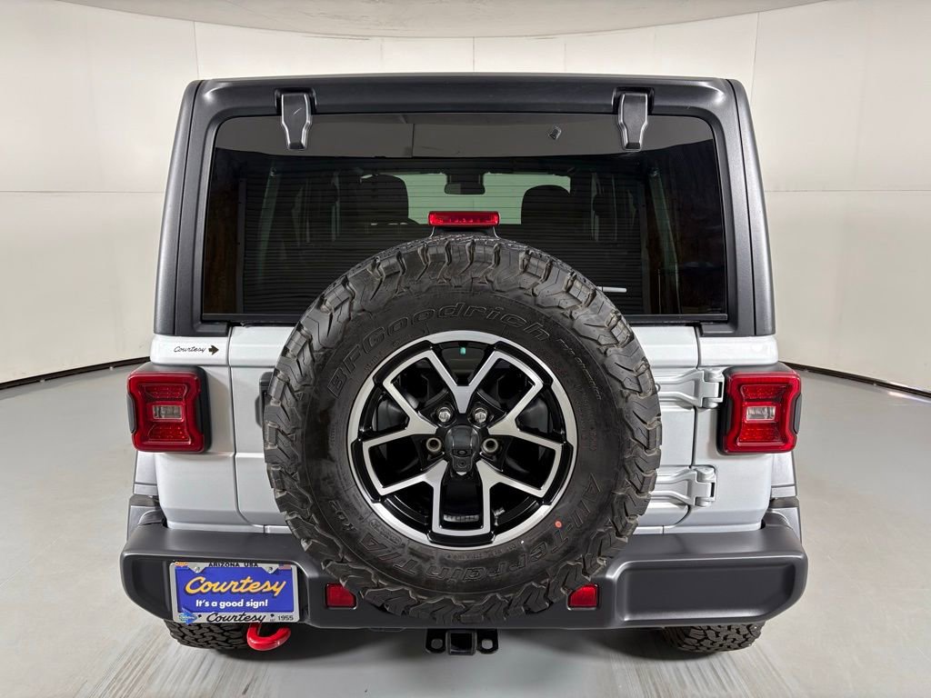 Used 2024 Jeep Wrangler Unlimited Rubicon AWD/4WD image 8