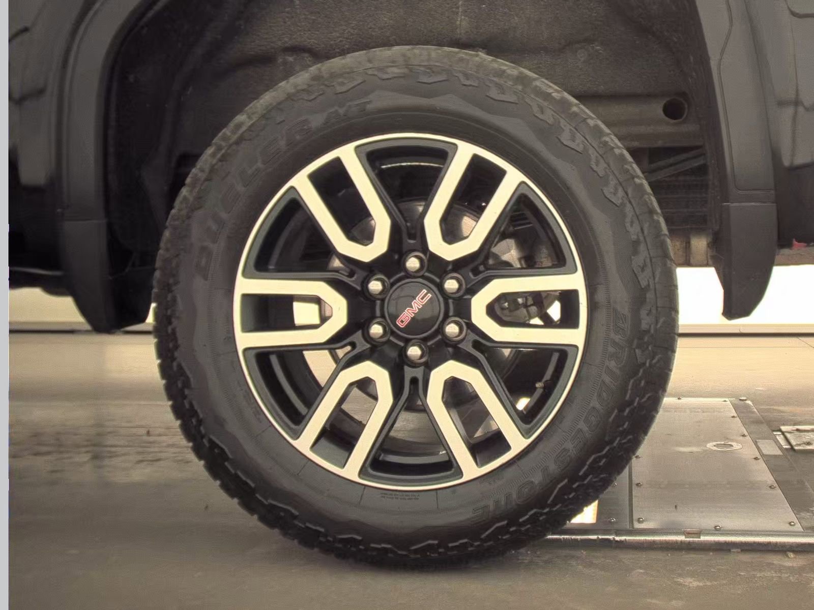 Used 2019 GMC Sierra 1500 AT4 w/ AT4 Preferred Package image 12