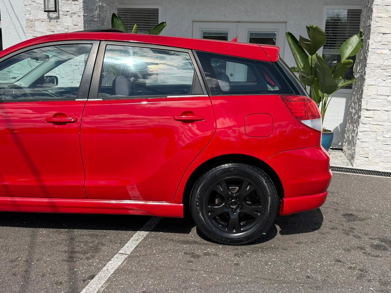 Used 2004 Toyota Matrix FWD image 9