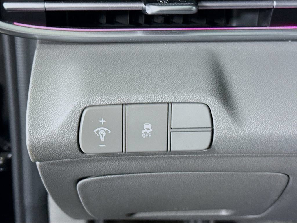 Used 2024 Hyundai Elantra SEL FWD image 19
