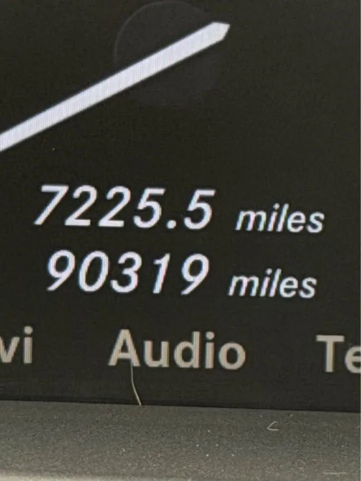 Used 2011 Mercedes-Benz S 400 image 7