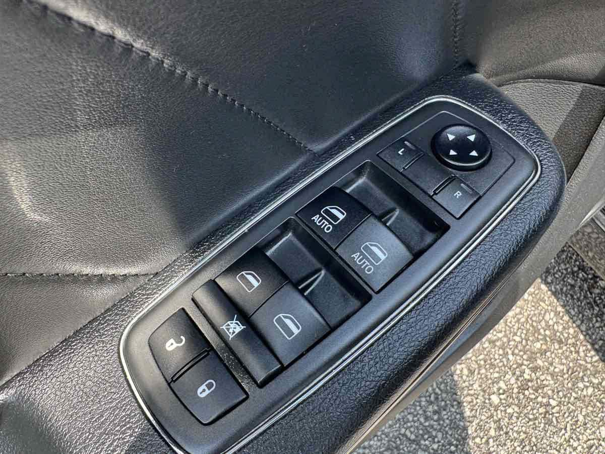 Used 2018 Dodge Charger SRT Hellcat w/ Harman/Kardon Audio Group RWD image 31