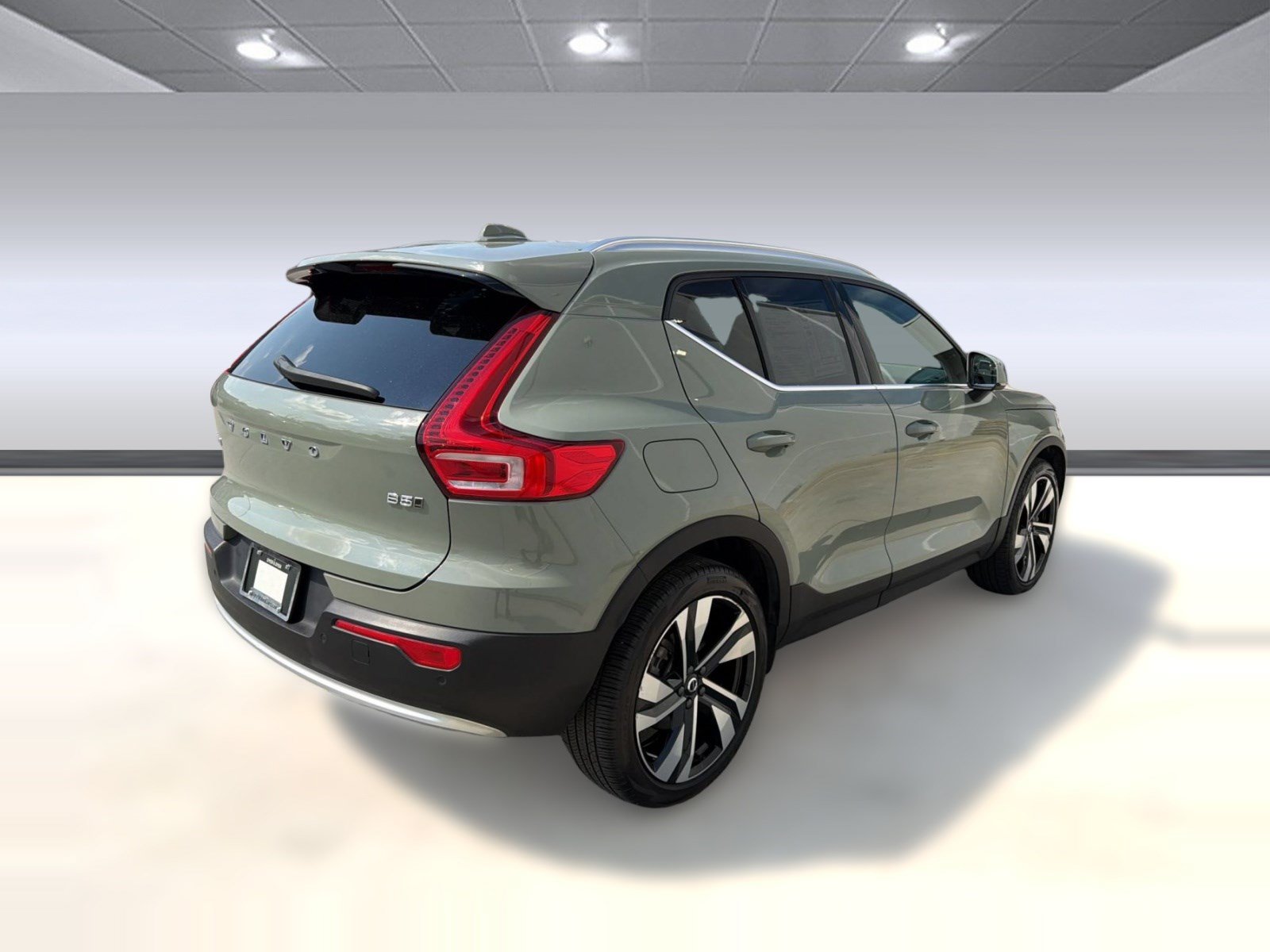Certified 2023 Volvo XC40 B5 Plus w/ Protection Package Premier AWD/4WD image 9