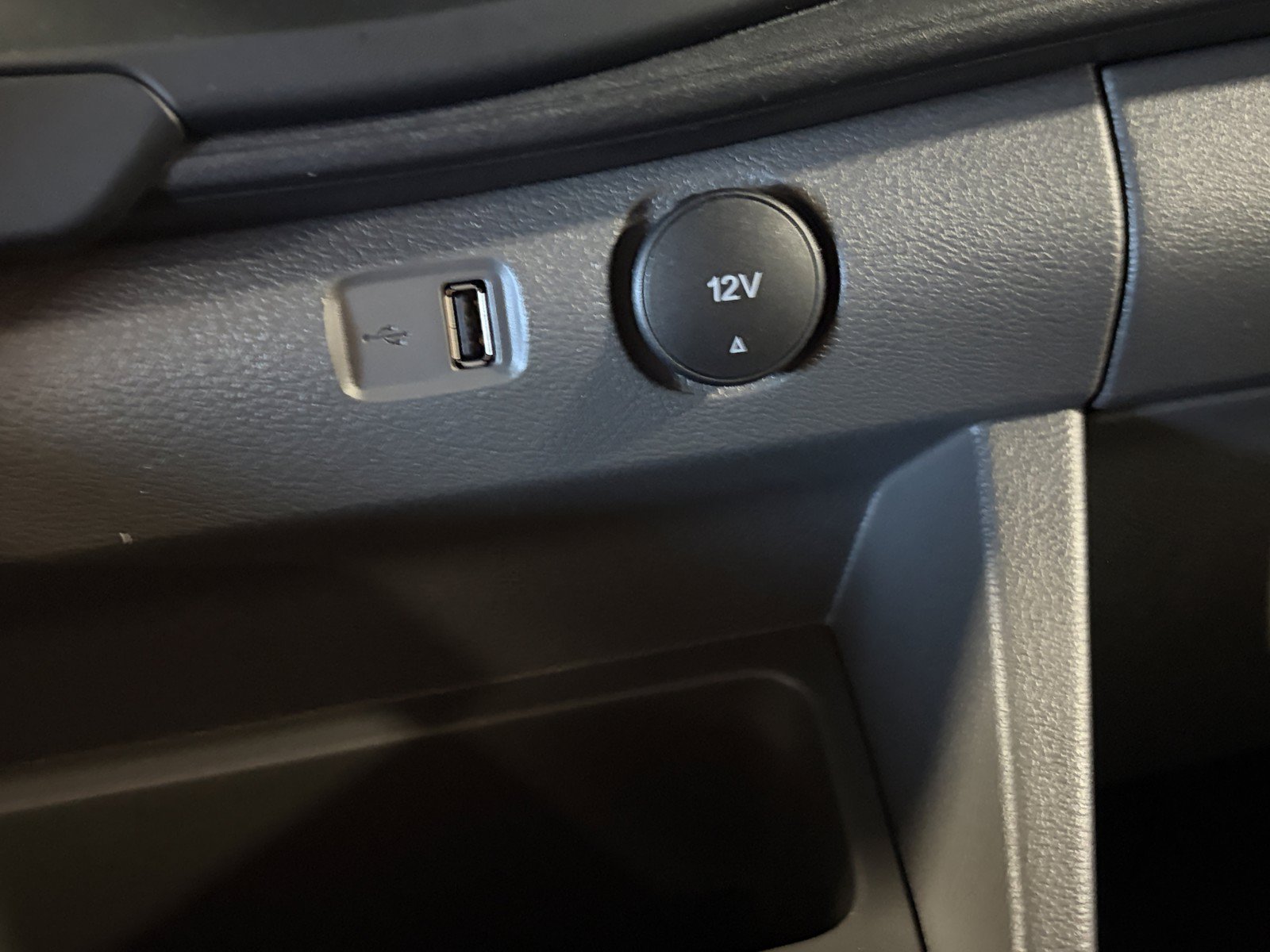 Used 2025 Ford Transit 150 Low Roof AWD image 15
