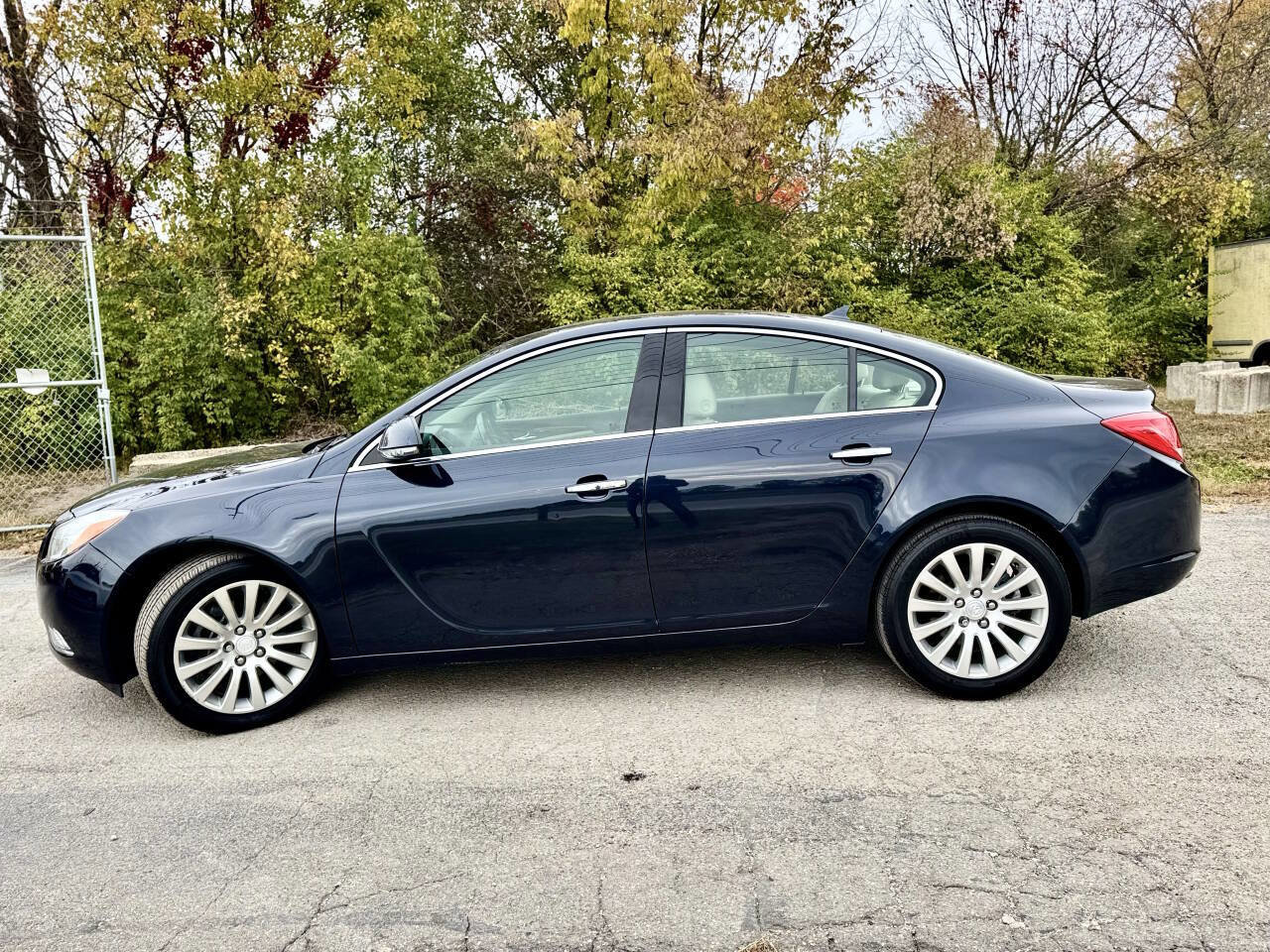 Used 2013 Buick Regal Premium image 6