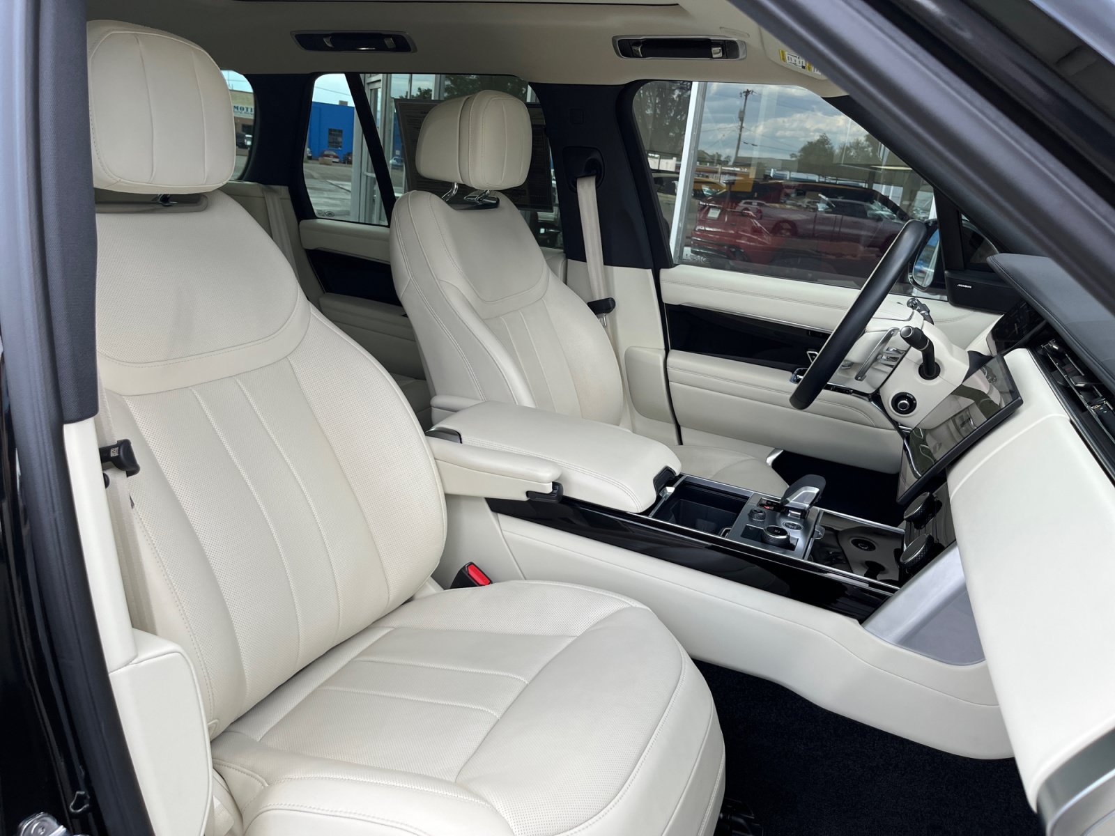 Used 2023 Land Rover Range Rover SE AWD/4WD image 19