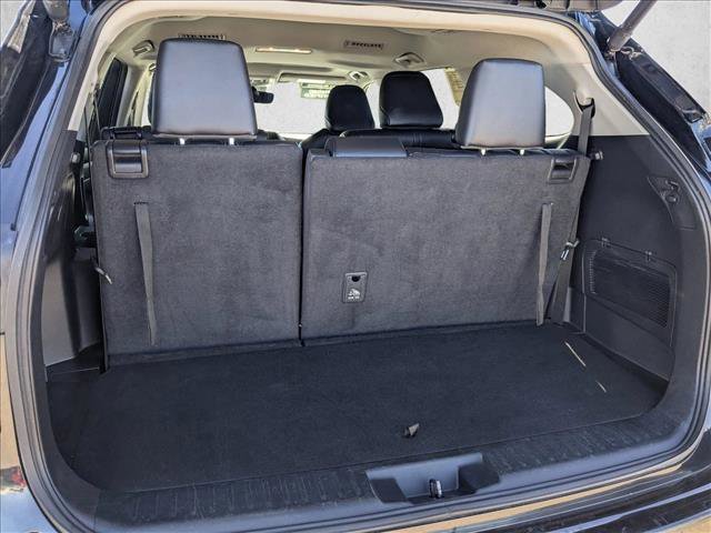 Used 2024 Toyota Highlander XLE image 7