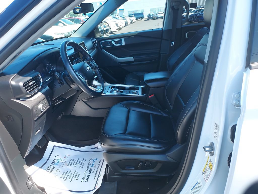 Used 2021 Ford Explorer XLT w/ Equipment Group 202A AWD/4WD image 13