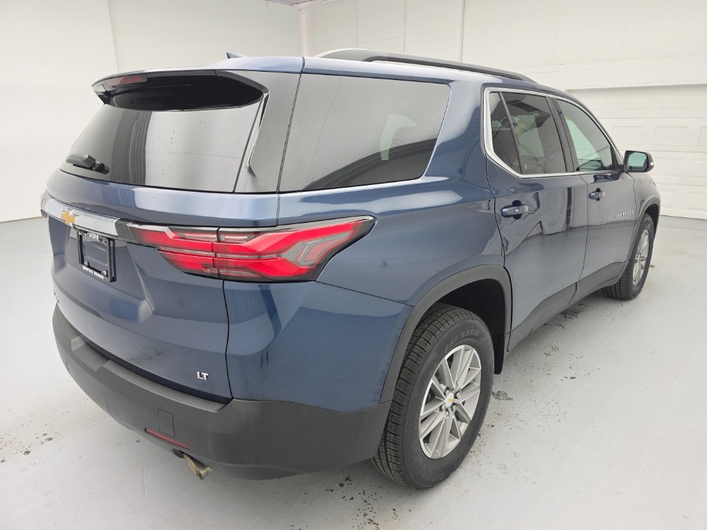 Used 2023 Chevrolet Traverse LT w/ Rear Camera Mirror Package AWD/4WD image 12