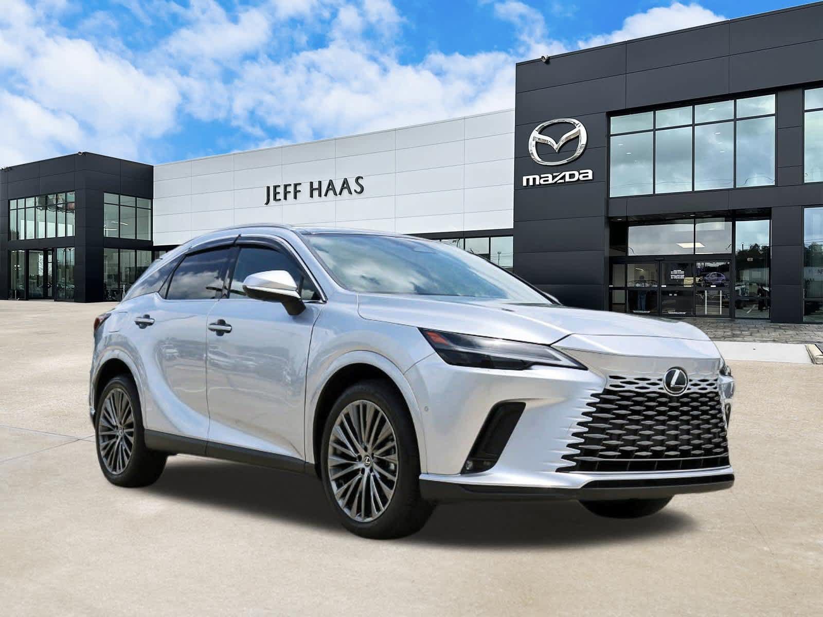 Used 2025 Lexus RX 450h AWD w/ Luxury Package image 4