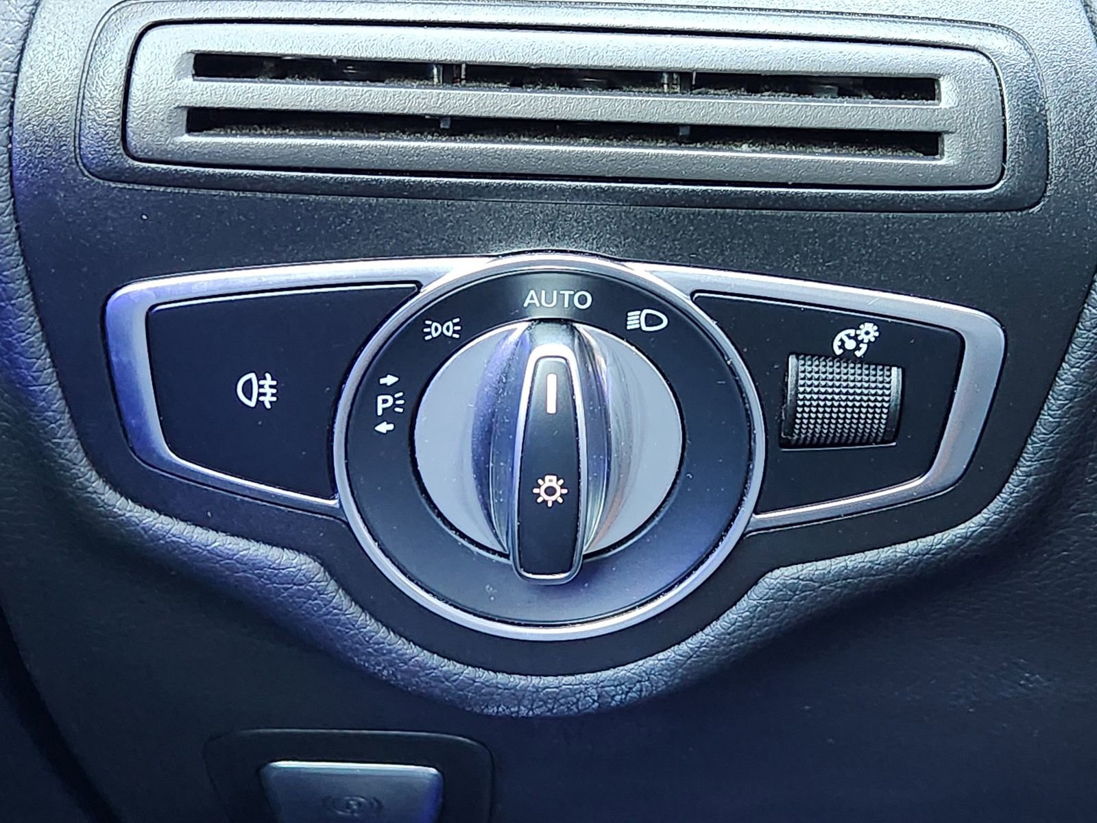 Used 2022 Mercedes-Benz GLC 300 4MATIC Coupe image 26