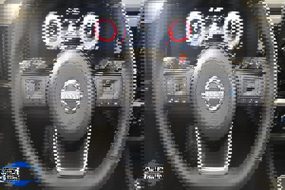 Used 2024 Nissan Pathfinder Platinum w/ Cargo Package image 38