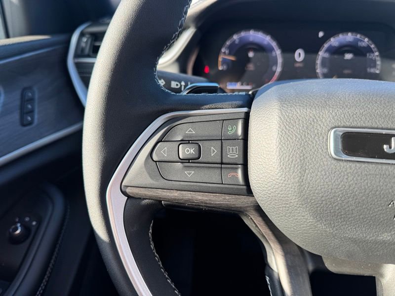 New 2025 Jeep Grand Cherokee Limited w/ Luxury Tech Group II image 28