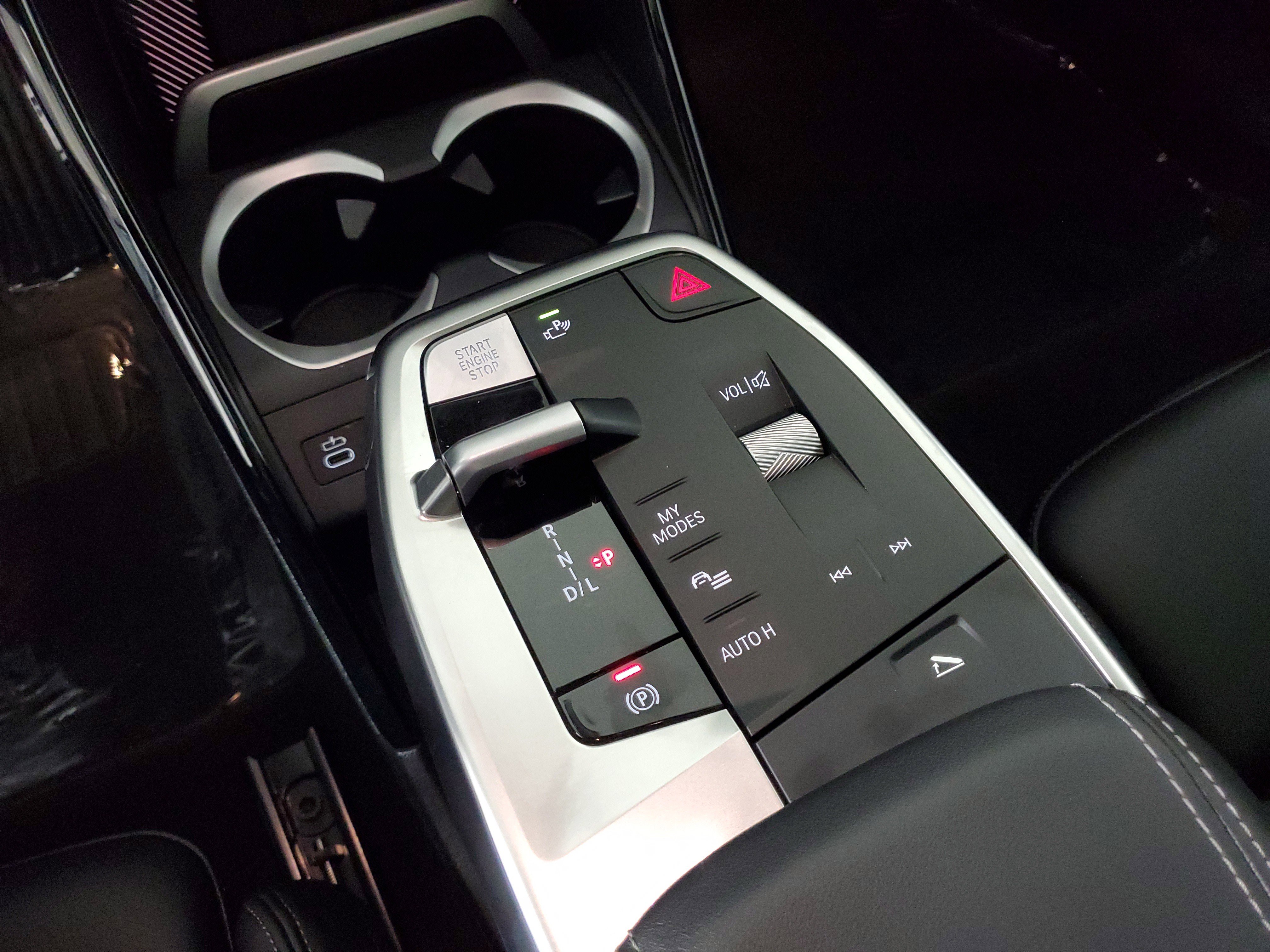 Certified 2025 BMW X2 xDrive28i w/ Premium Package image 21