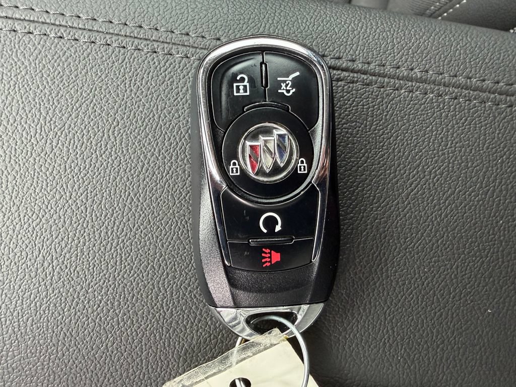 Used 2023 Buick Encore GX Select w/ Sport Touring Package FWD image 33
