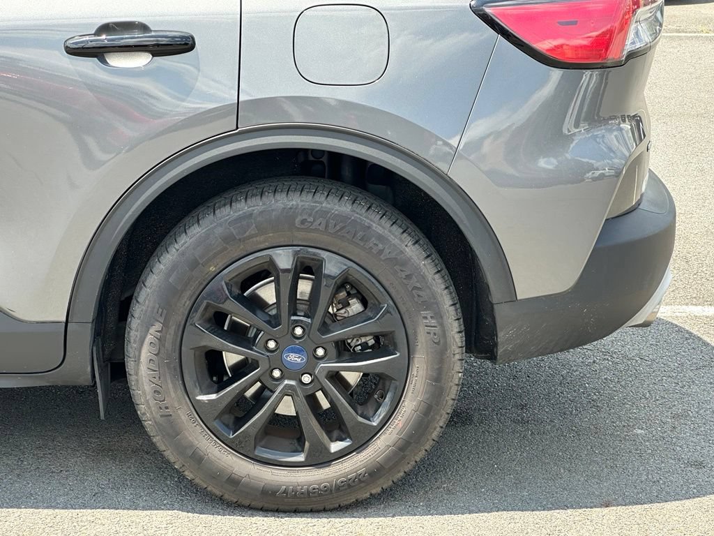 Used 2022 Ford Escape SE w/ Convenience Package FWD image 40