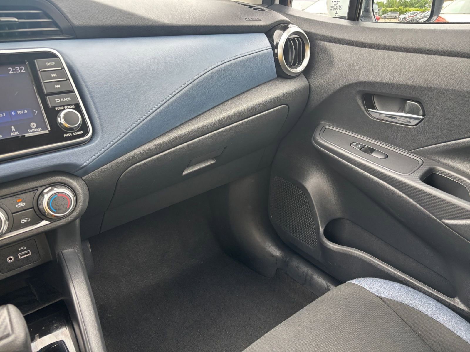 Used 2025 Nissan Versa SV image 33
