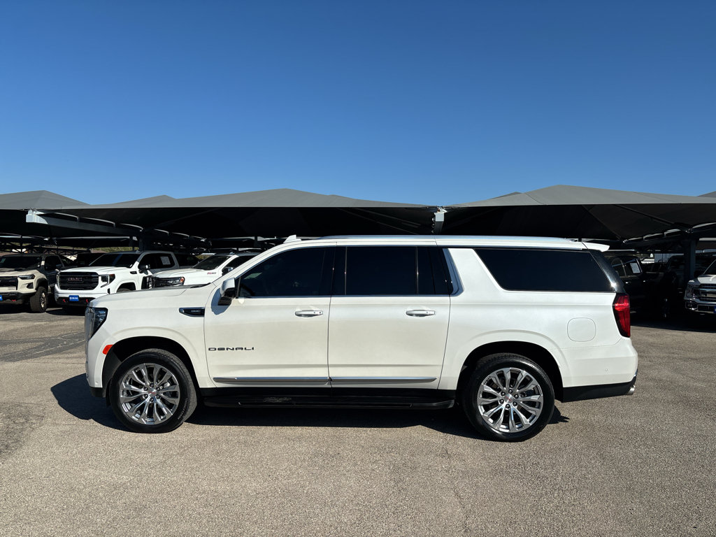 Certified 2024 GMC Yukon XL Denali w/ Advanced Technology Package AWD/4WD image 10