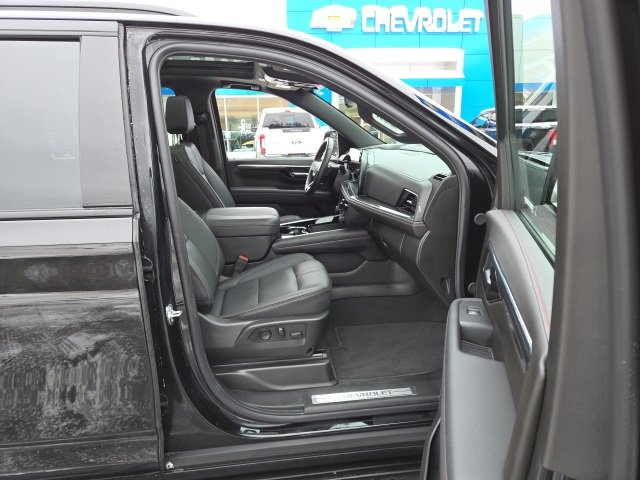 Used 2025 Chevrolet Suburban RST image 54
