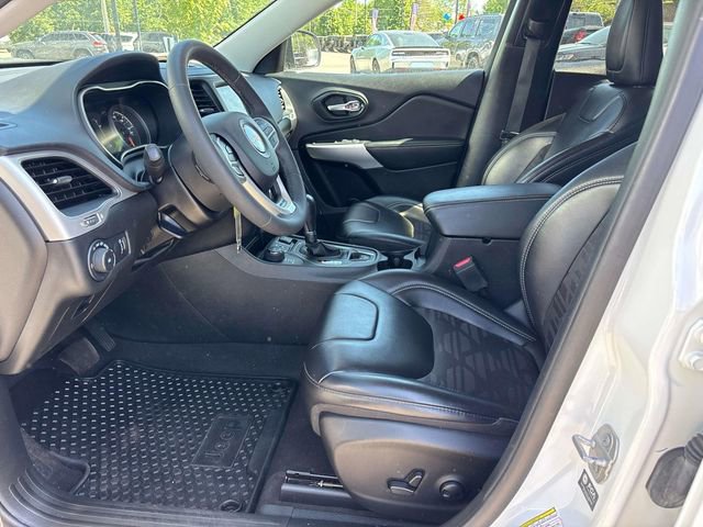 Used 2022 Jeep Cherokee Latitude AWD/4WD image 10