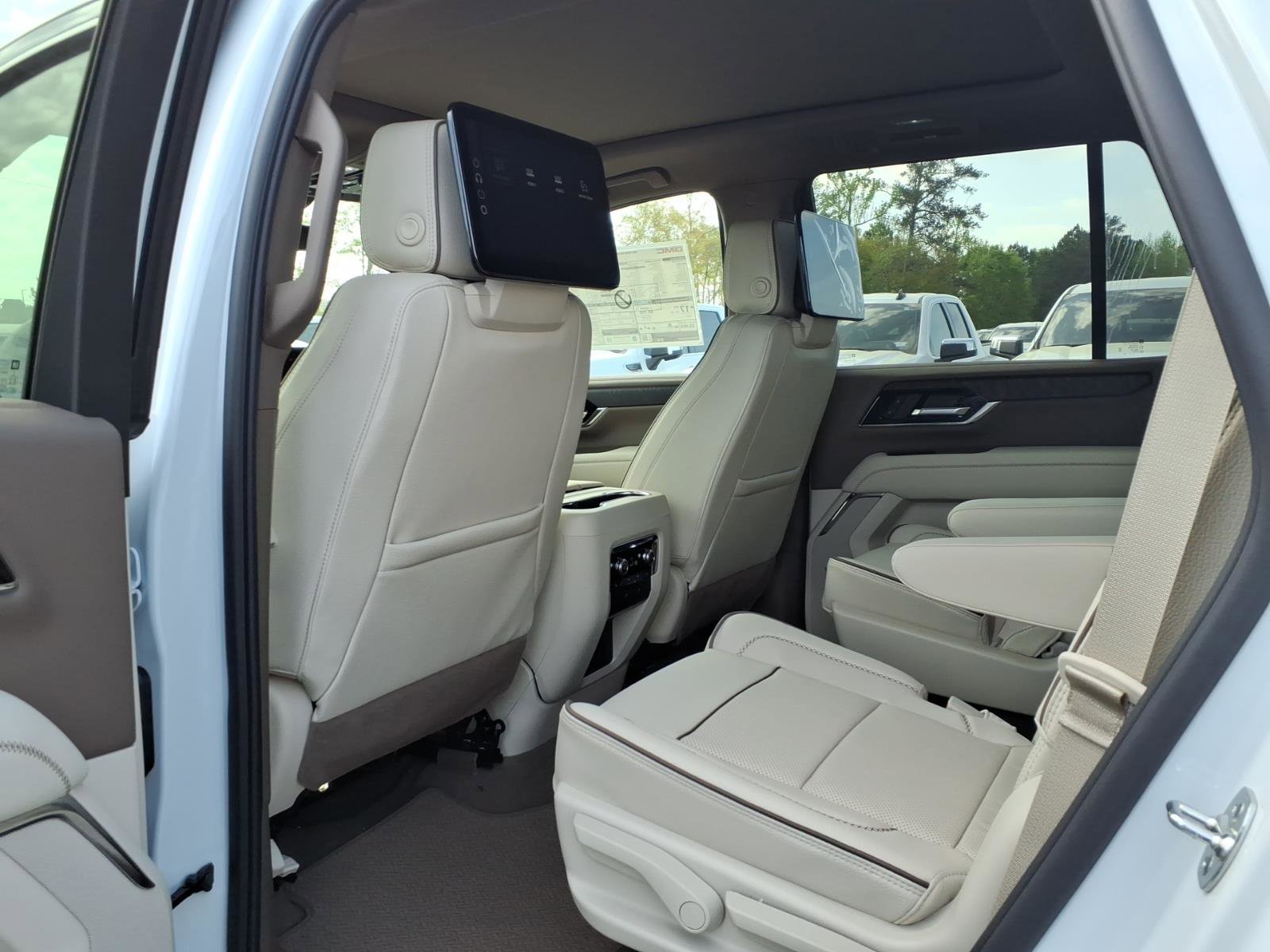 New 2026 GMC Yukon Denali image 24